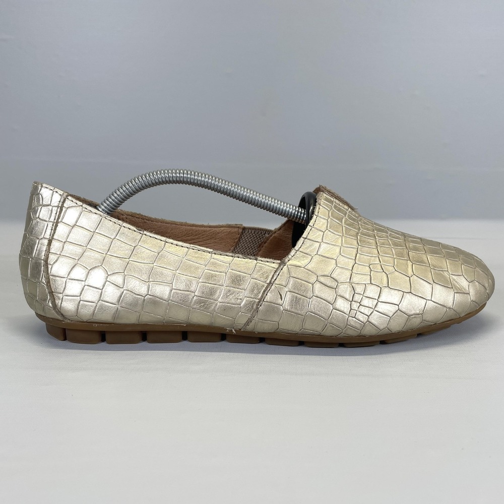 Born Sebra Shoes Womens Size 8.5 Metallic Gold Leather Croc Embossed Loafers
